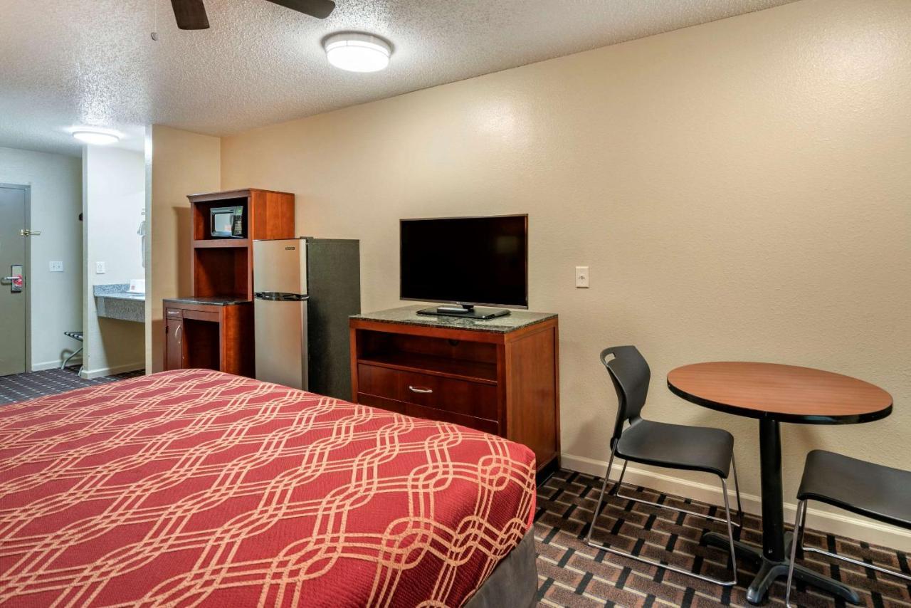 Econo Lodge Inn & Suites Granite City Extérieur photo