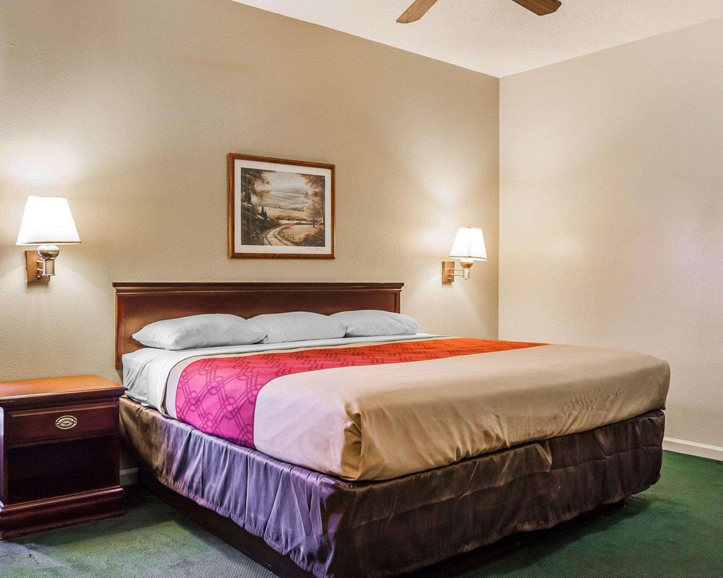 Econo Lodge Inn & Suites Granite City Extérieur photo