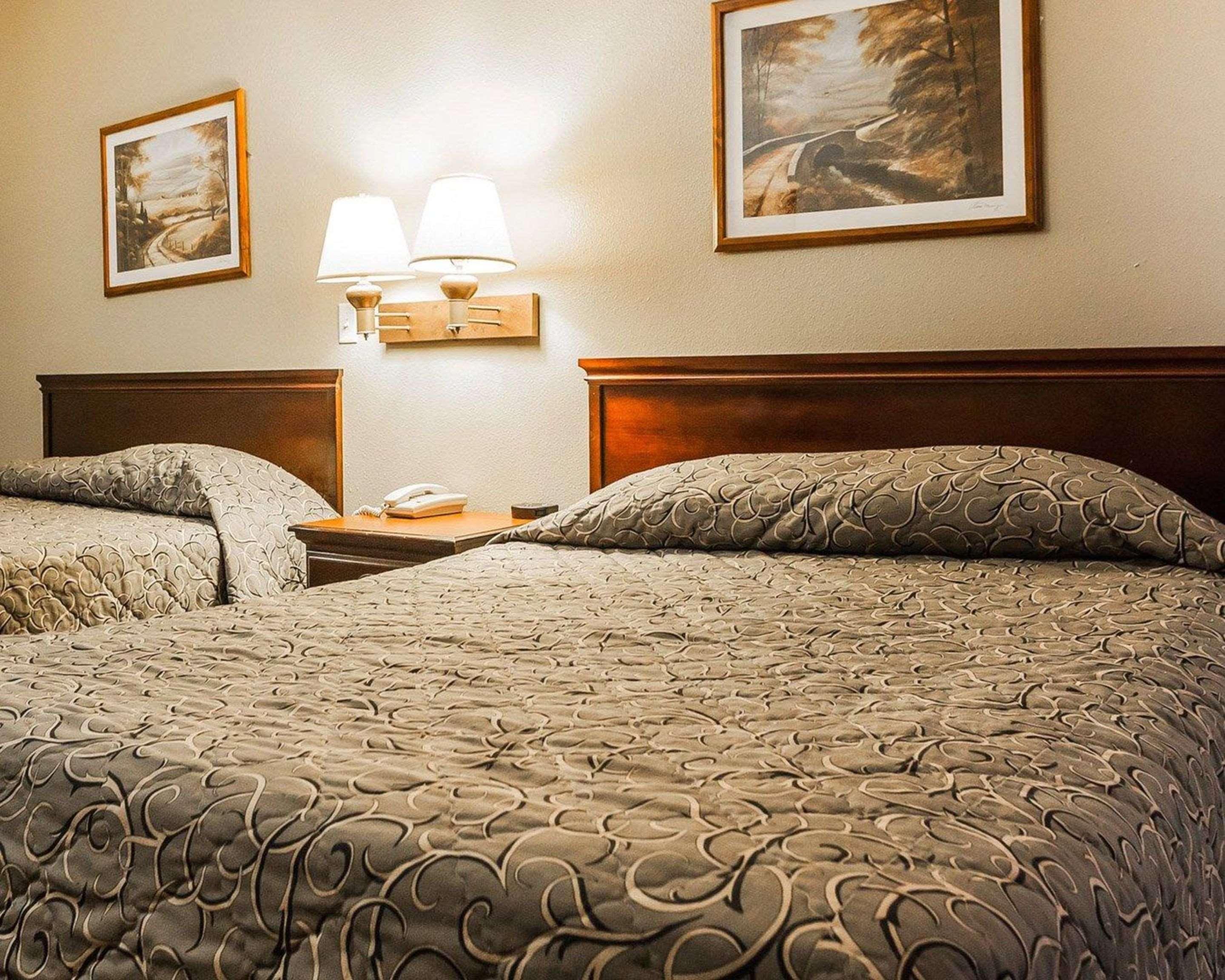 Econo Lodge Inn & Suites Granite City Extérieur photo