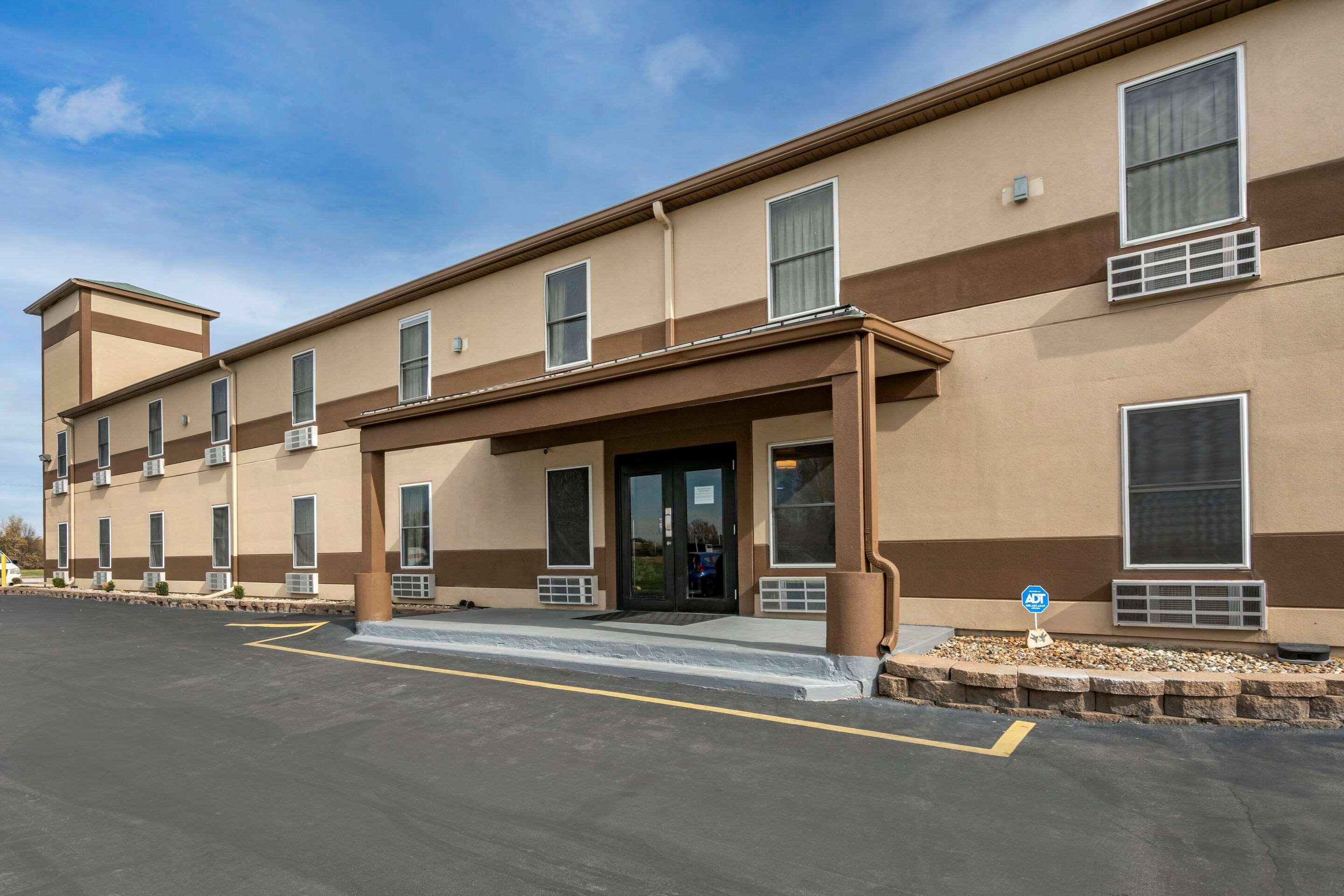 Econo Lodge Inn & Suites Granite City Extérieur photo