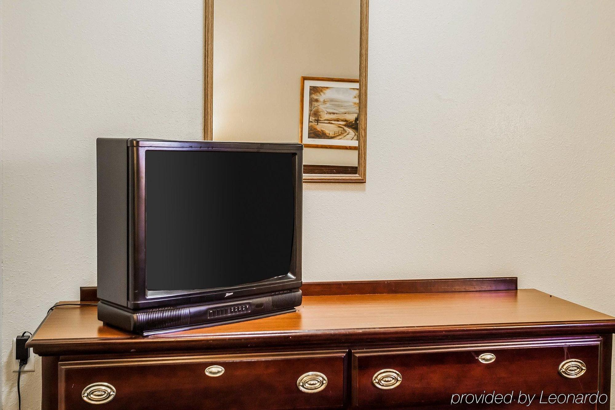 Econo Lodge Inn & Suites Granite City Extérieur photo
