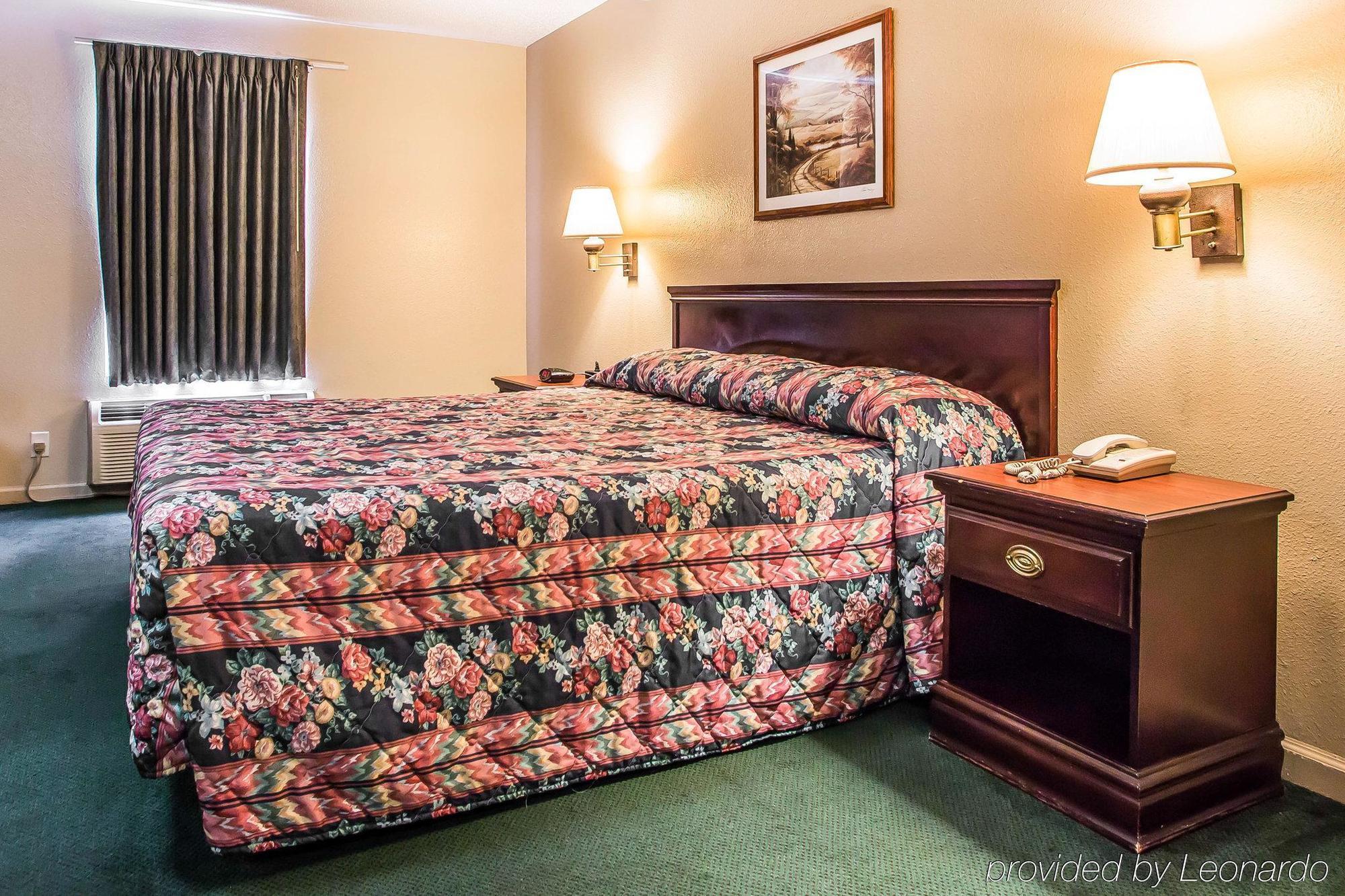 Econo Lodge Inn & Suites Granite City Extérieur photo
