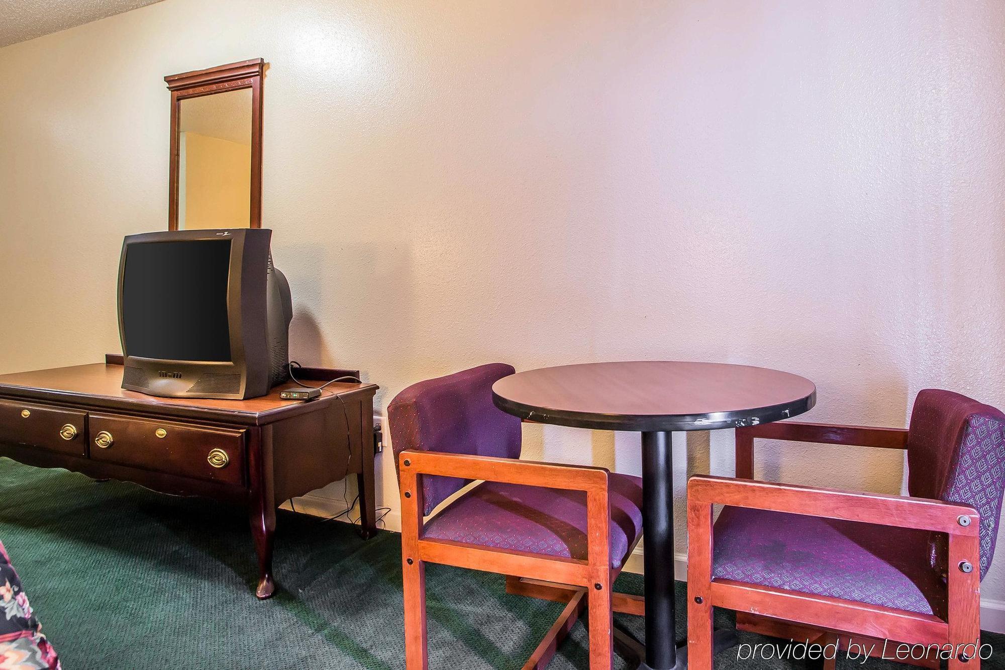 Econo Lodge Inn & Suites Granite City Extérieur photo