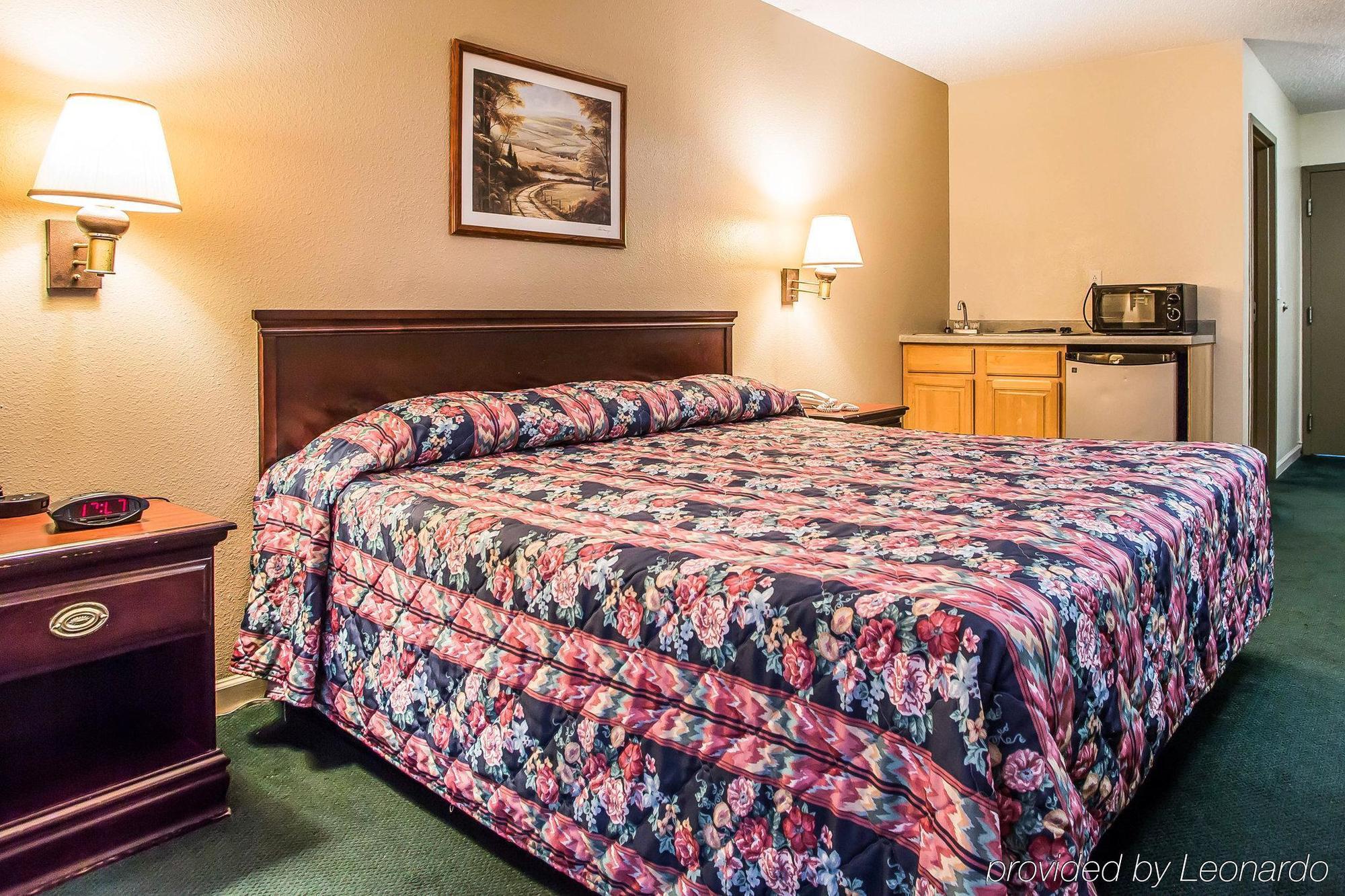 Econo Lodge Inn & Suites Granite City Extérieur photo