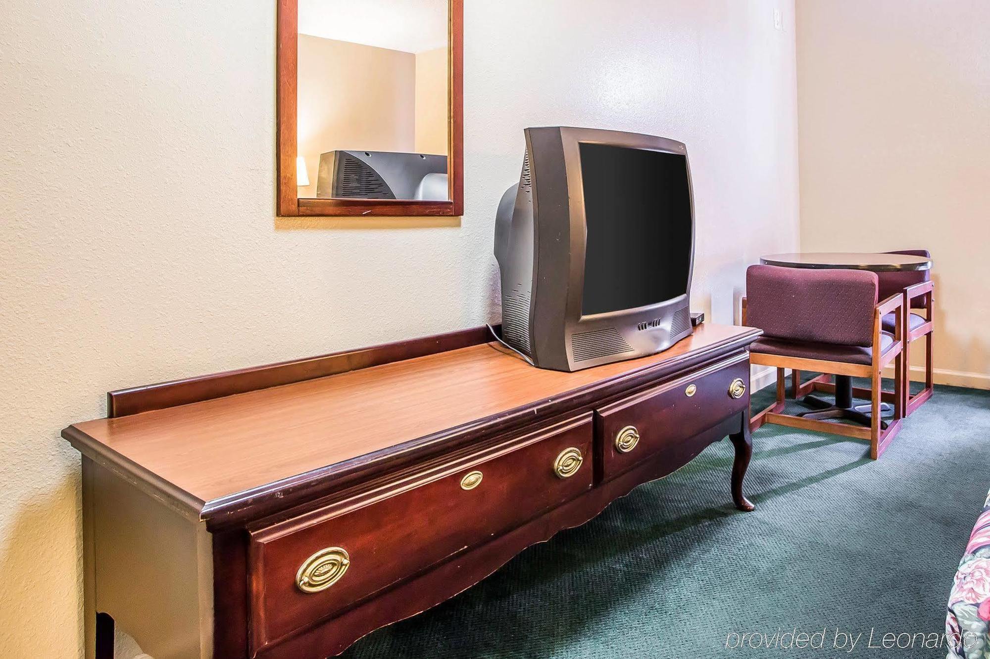 Econo Lodge Inn & Suites Granite City Extérieur photo